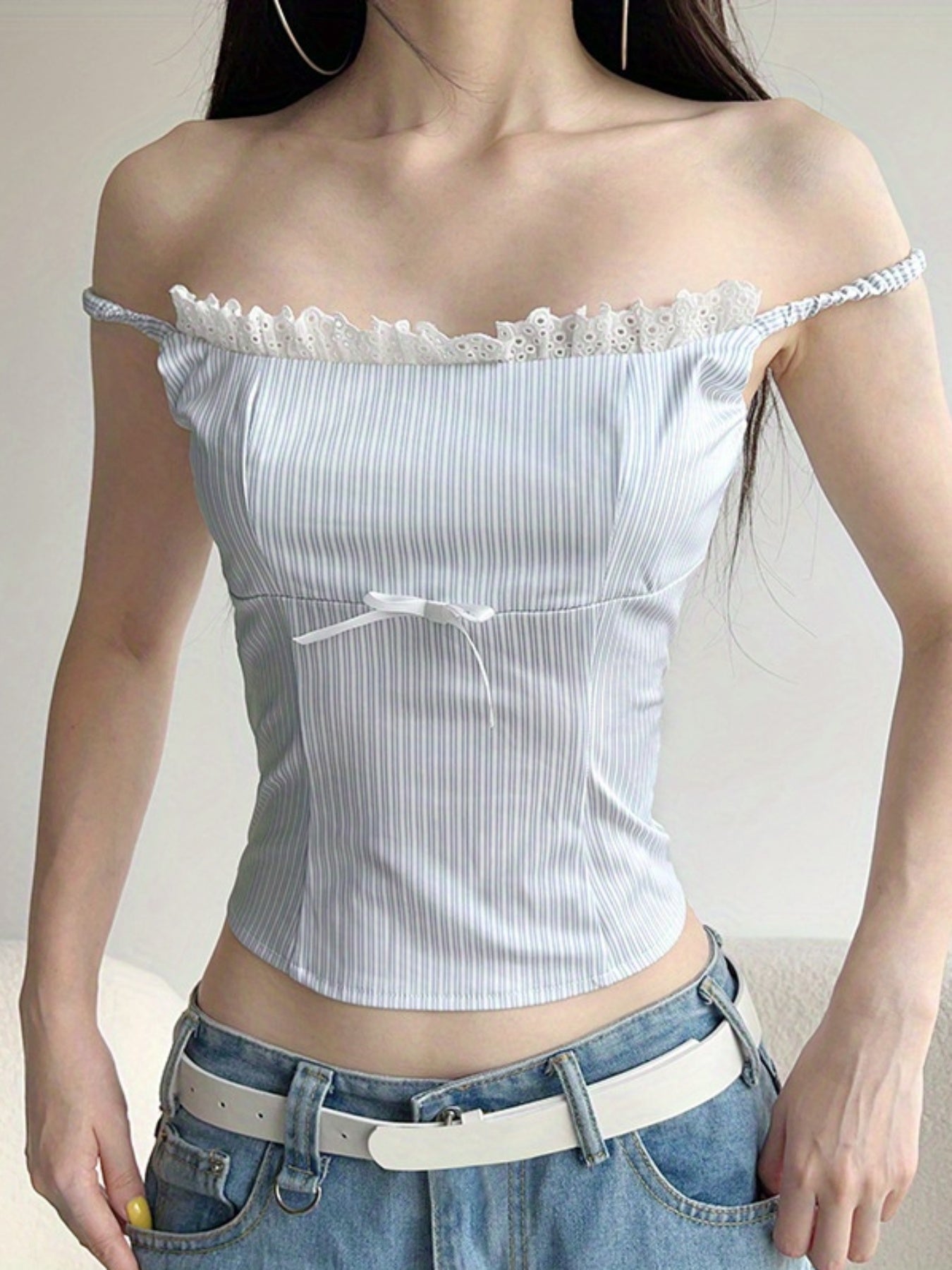 Women's Sleeveless Camisole Tank Top with Lace Trim & Bowknot Front - 100% Polyester Lightweight 222gsm, Machine Washable Casual Streetwear for Spring Summer Fall, Everyday Camisole | Casual Chic | Glossy Texture, Lace Tank Top