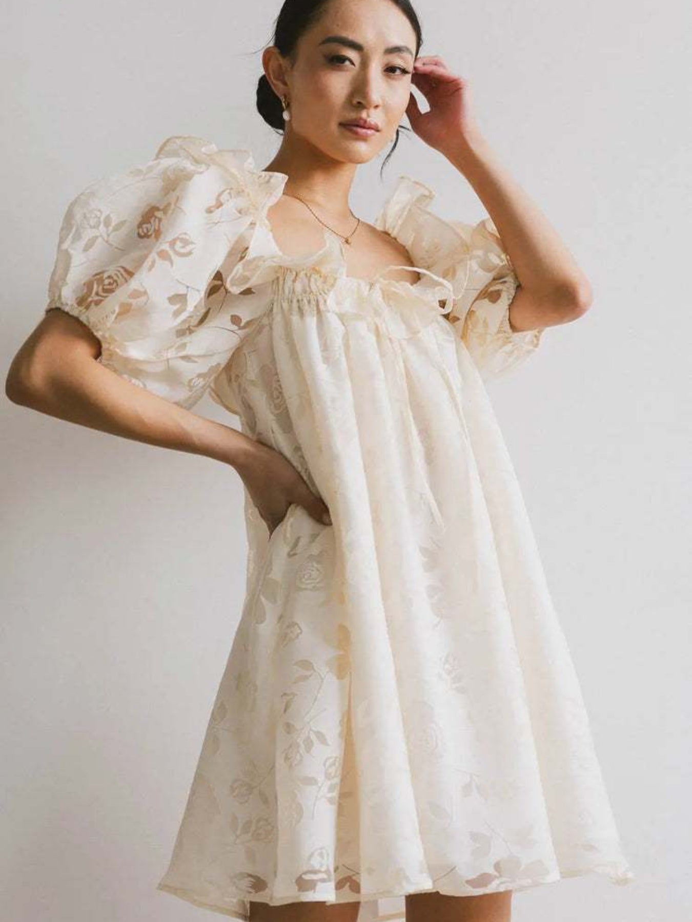 Women's French Style Square Neck Lace Dress with Puff Sleeves - A-Line Lightweight Summer Dress, Breathable Floral Lace Fabric, Machine Washable for Casual & Formal Occasions, Everyday Elegant Wear, Elegant Craftsmanship