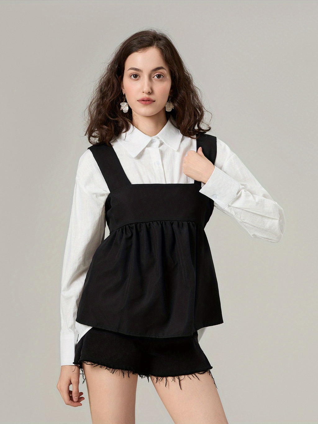 Women's White Tank Top - Sleeveless Square Neck camisole with Adjustable bow tie-back, Wide shoulder straps, Non-Sheer Blouse for Party, Everyday, Formal Outfits - Machine Washable All-Season Tops, Casual Attire, Ruffle Hem, Smooth Fabric, Women