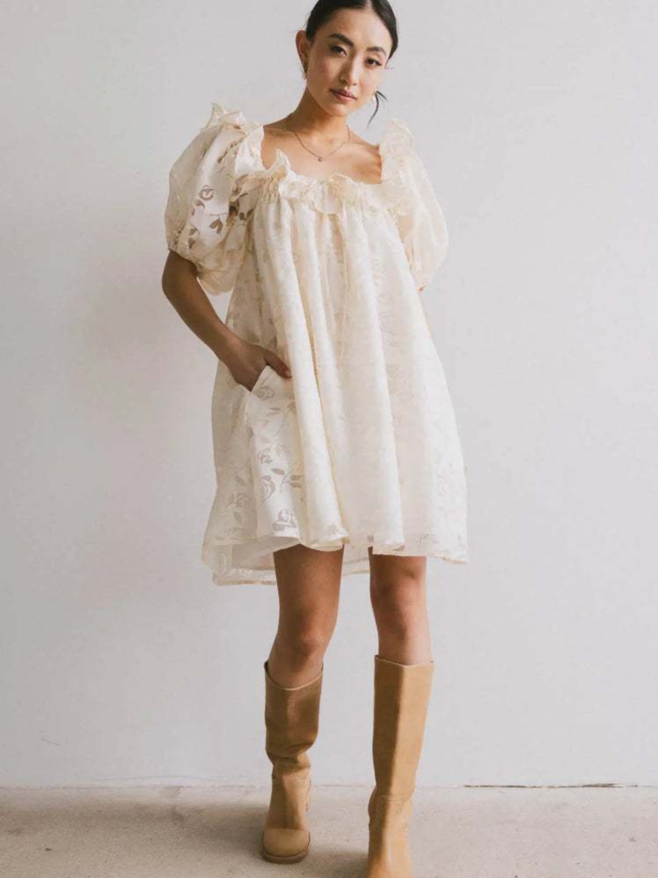 Women's French Style Square Neck Lace Dress with Puff Sleeves - A-Line Lightweight Summer Dress, Breathable Floral Lace Fabric, Machine Washable for Casual & Formal Occasions, Everyday Elegant Wear, Elegant Craftsmanship